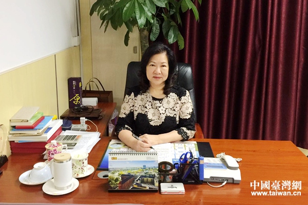 郭怡秀办公照 郭怡秀办公照