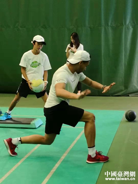 海峡两岸青少年网球交流训练营在广州星河湾开营 海峡两岸青少年网球交流训练营在广州星河湾开营