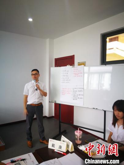 游智彬在杭州创业打拼。受访者 供图