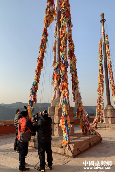 ̨�����������½�����������飺�֡������֡�ů��