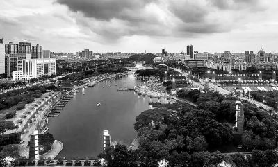 广东金融高新区坐落在美丽的佛山南海千灯湖。广东金融高新区供图