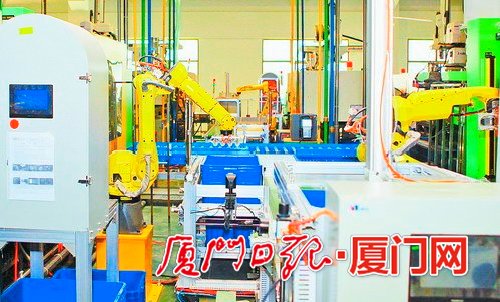 瑞尔特卫浴生产线的机器人设备大大提高了工作效率。