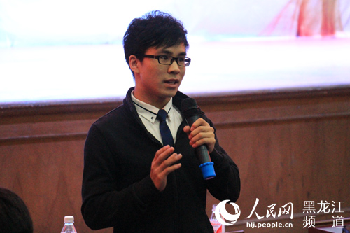 刘大睿回答同学们的提问。蒋明睿 摄
