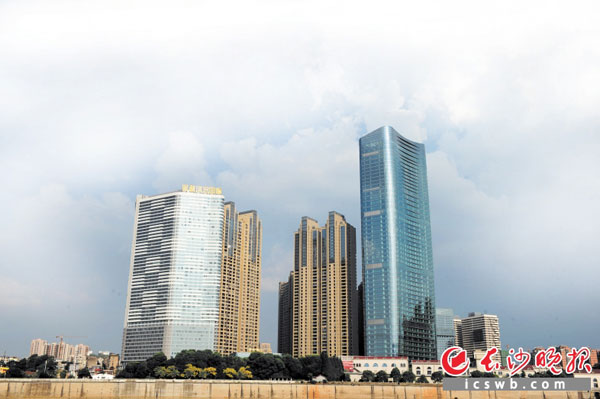 保利创客国际、鑫远国际双创大厦、中欣国际大厦等一大批楼宇企业,纷纷投入到“大众创业、万众创新”的行列。长沙晚报记者 邹麟 摄