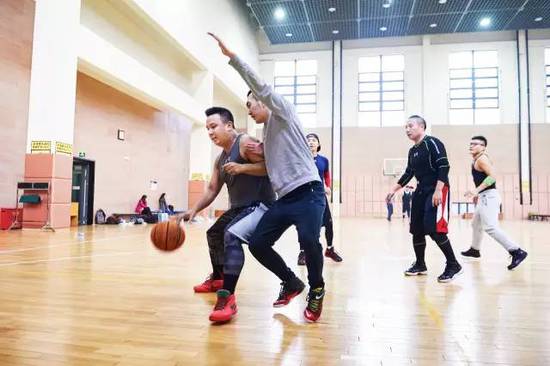 �����ϲ��������λ���ǵ÷ֺ�������һ���ô�ѧ��ʱ��һֱ�������˽��죬��ҵ�ڼ�����Ȼ�����Ŵ����ϰ�ߡ�