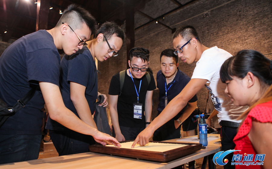 南通台湾两地青年创业者参观海峡两岸文创合作