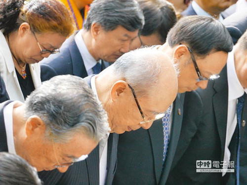 吴伯雄云南迎远征军遗骸称二战公祭有助两岸发展