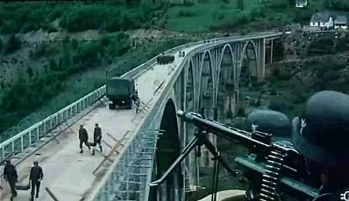 电影《桥》剧照