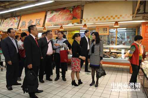 ̨������Ա�ػ���һ�����Ͳ��вηÿ���