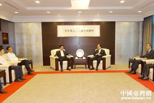参访团与海基会董事长林中森等座谈 参访团与海基会董事长林中森等座谈