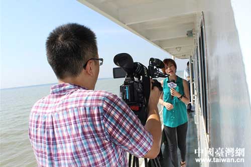 台湾TVBS电视台在东洞庭湖作江豚专题采访 台湾TVBS电视台在东洞庭湖作江豚专题采访