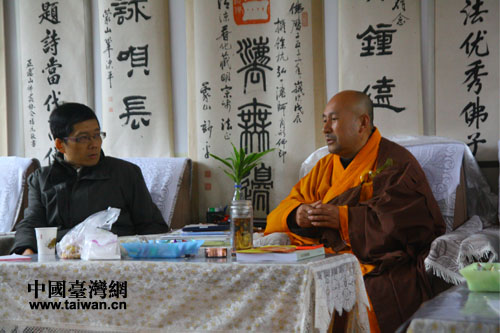台湾记者三晋行:妙生法师好随和 有乐趣 台湾记者三晋行:妙生法师好随和 有乐趣