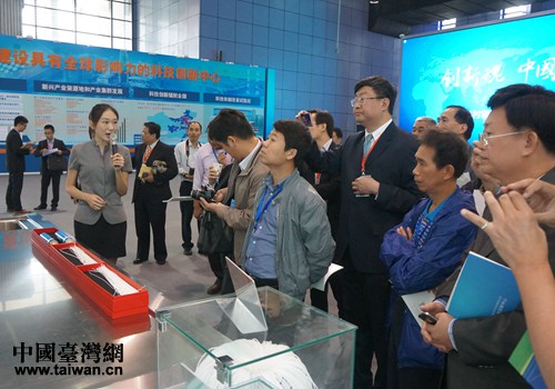 �����żα��ڲι����µĺ�ˮ��������չʾ