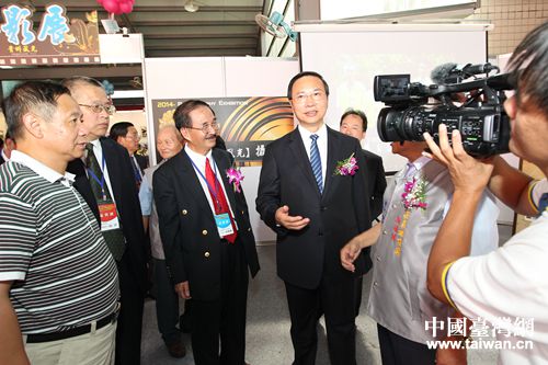 贵州省委副书记李军接受台湾媒体采访 贵州省委副书记李军接受台湾媒体采访