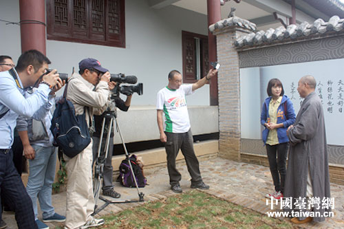 台湾媒体探访石门夹山寺 品味“禅茶一味” 台湾媒体探访石门夹山寺 品味“禅茶一味”