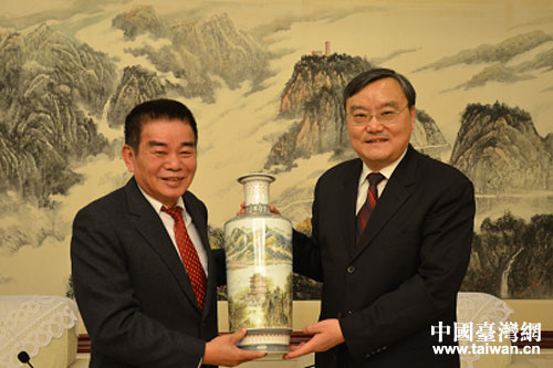 江西省委秘书长龚建华会见台湾中华两岸劳动关系发展协会江西参访团一行 江西省委秘书长龚建华会见台湾中华两岸劳动关系发展协会江西参访团一行