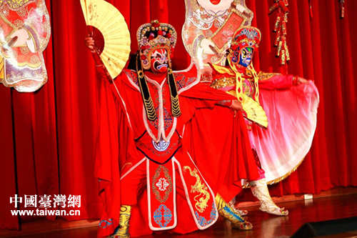 精彩的川剧变脸表演 精彩的川剧变脸表演