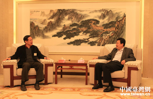 青岛市委书记李群会见台湾商业总会理事长赖正镒 青岛市委书记李群会见台湾商业总会理事长赖正镒