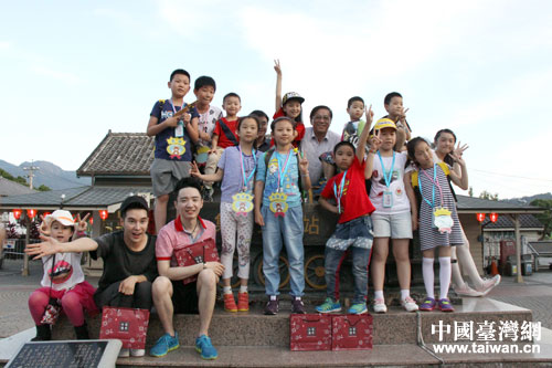 南投县县长林明溱看望杭州少儿文化交流团一行。 南投县县长林明溱看望杭州少儿文化交流团一行。