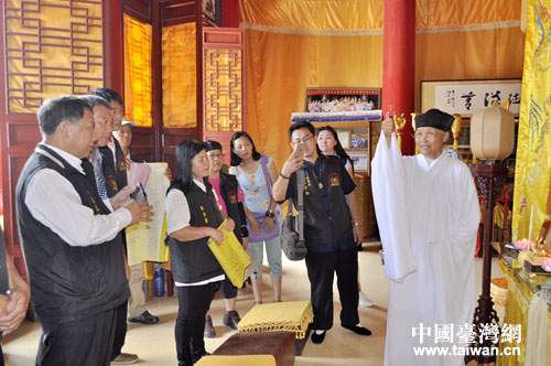 .与明道宫李玉荣道长交流道教礼仪 .与明道宫李玉荣道长交流道教礼仪