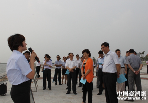 宝岛生态文化城总经理林美玲介绍项目建设情况 宝岛生态文化城总经理林美玲介绍项目建设情况