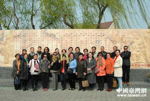 �ڻ�̨������С�ֶ�42���پ���