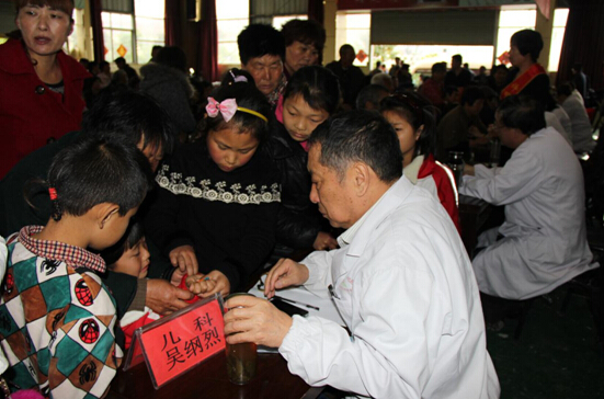 安徽省台盟、省台联送医下乡到蒙城 安徽省台盟、省台联送医下乡到蒙城