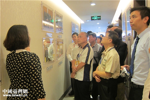 参访团参观美亚生物科技集团文化长廊