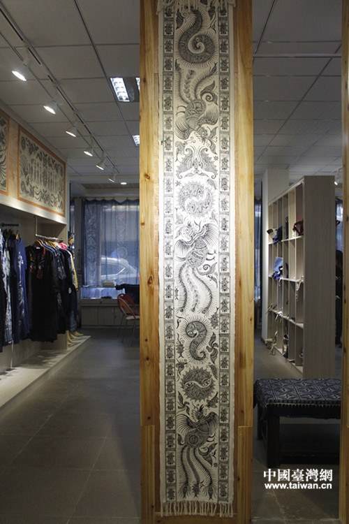 运用蜡染技艺,制作出来的成品 运用蜡染技艺,制作出来的成品