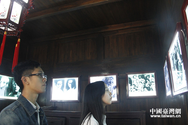 学生参观周恩来父亲故居 学生参观周恩来父亲故居