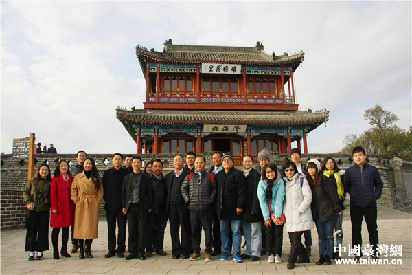 两岸媒体人合影 中国台湾网赵苗青摄 两岸媒体人合影 中国台湾网赵苗青摄