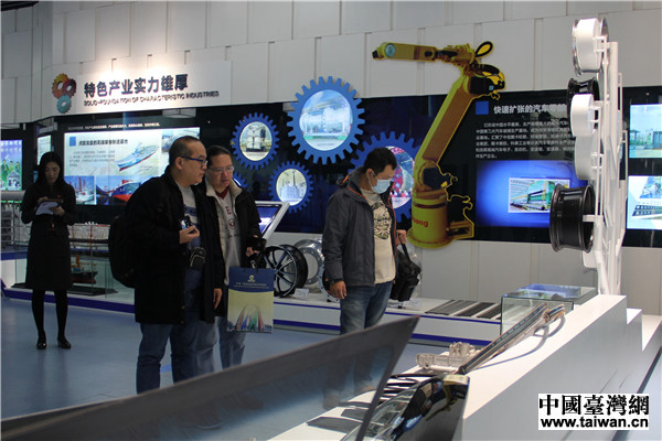 参访团参观秦皇岛开发区发展成就展览馆 参访团参观秦皇岛开发区发展成就展览馆