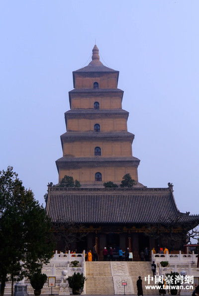 两岸新媒体参访团大慈恩寺。(中国台湾网刘莹摄) 两岸新媒体参访团大慈恩寺。(中国台湾网刘莹摄)