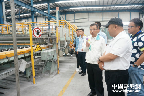 参观生产车间 参观生产车间