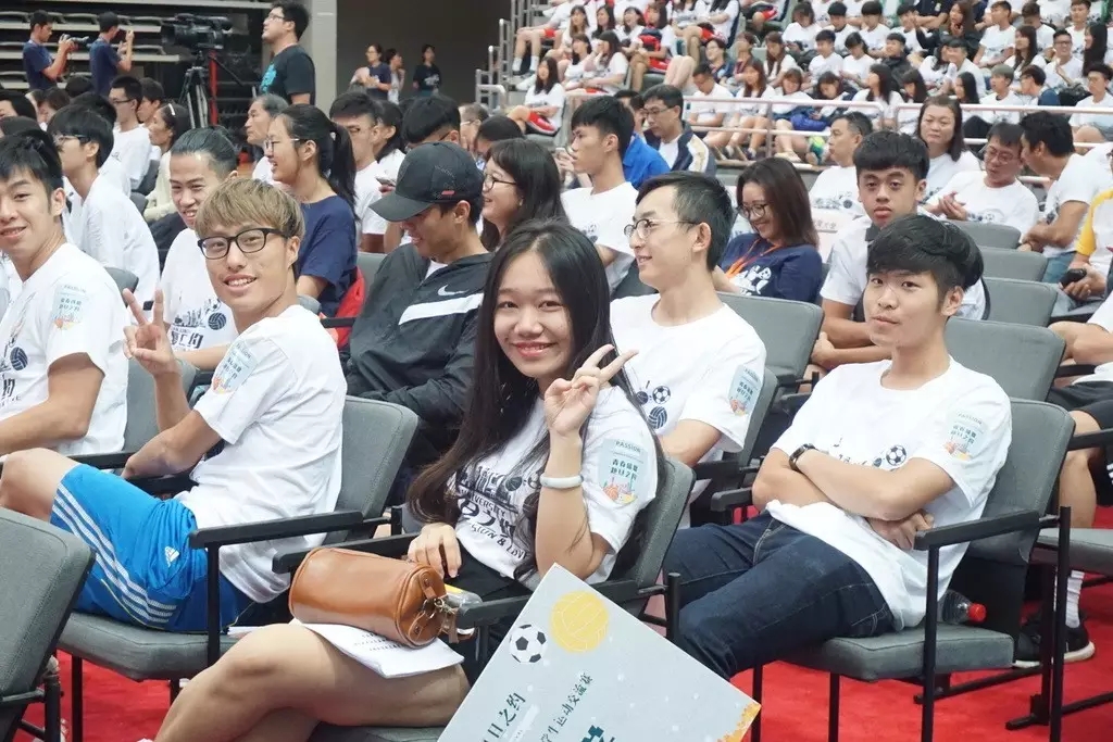 两岸暨港澳大学生运动交流赛上海开幕(图)_地