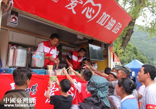 �ɶ�����ʳƷ����ʦ��)��˾Ϊ����Ⱥ���ṩ��ʳ