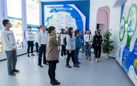 ̨�������ѧ���ι����羭������Ͽ�������괴ҵ԰