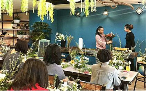 ̨������͢��ʦ��������ѵѧУ����������