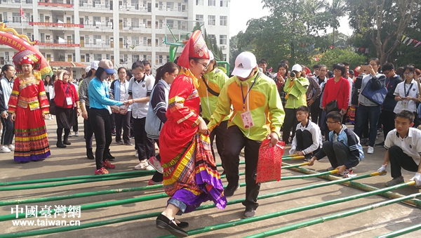桂台青少年在广西开展校园民族文化交流活动