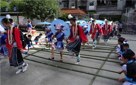 ��̨���𻨣�����Сѧ��չ�����