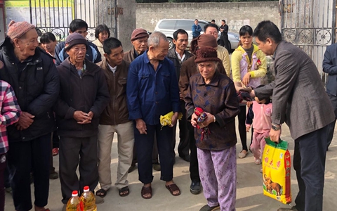 春节慰问暖人心 殷殷真情助脱贫