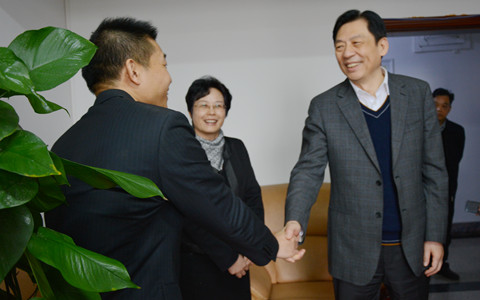 广西壮族自治区党委副书记孙大伟到广西台办调研