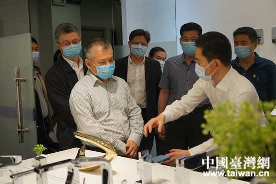 �ƹ��ǵ����ݵ��С���̨ů���ж���  ���й�̨���� ����.JPG