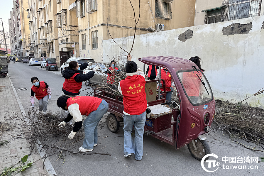 同心美家园 共筑连心巢——开封市禹王台区台办开展卫生清扫志愿服务活动
