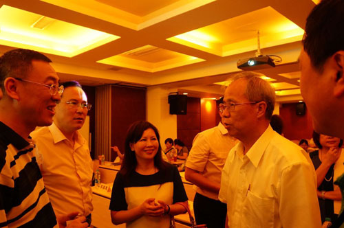 Ҷ�ݵ»᳤��Ӣ������ί�볲ǿ����������ǰ����