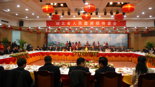 ����ʡ���������ٰ�̨���´���̸�����д����