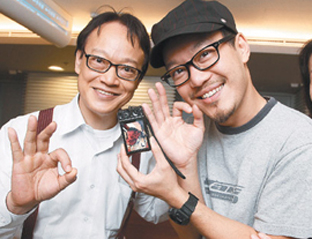 刘墉升格当爷爷 捐出百万做公益