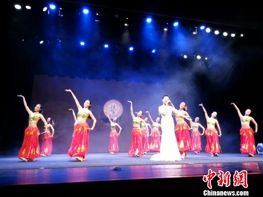 “八桂乡音”唱响台北展浓郁广西风情(图)