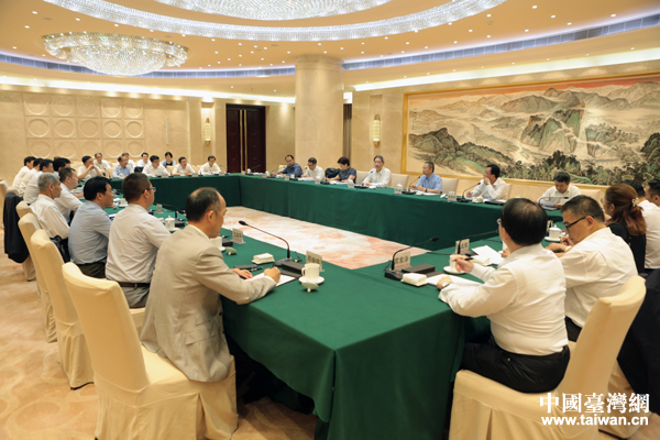 1.9月12日张志军在成都与四川台商代表交流座谈