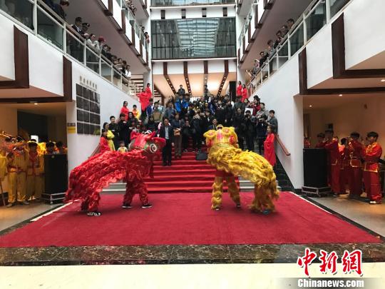 ̨���ѧ���ۿ���ʨ���ݡ����ɽ��� ��